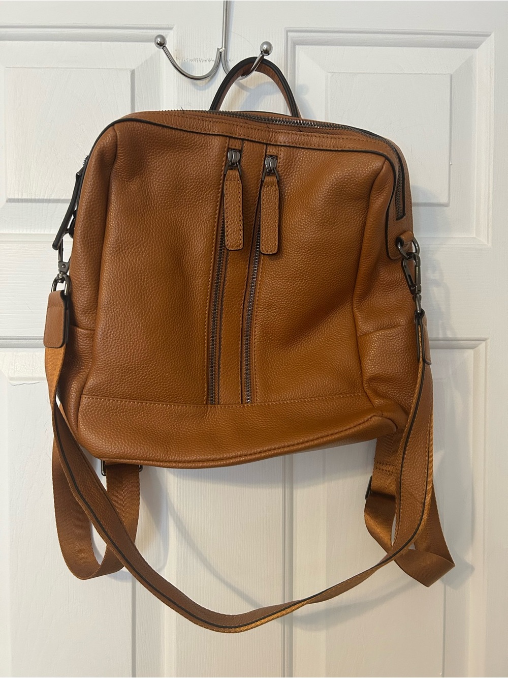 Leather shoulder bag/backpack